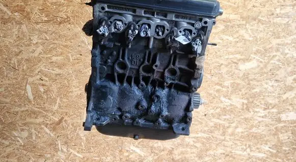 Volkswagen PASSAT B4 Engine 1Z369625 028103373N