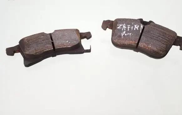 Opel Zafira B Brake pads (front) 