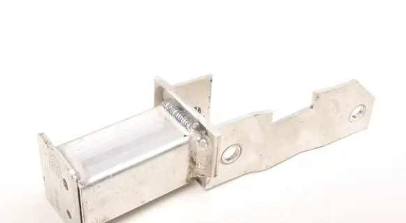 Volvo XC40 Front bumper foam support bar 32283254