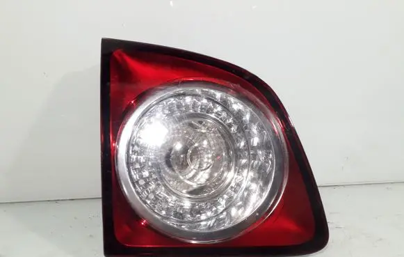 Volkswagen Golf Plus Tailgate rear/tail lights 5M0945083L