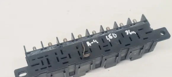Audi A4 S4 B5 8D Fuse module 4A0941822 896046