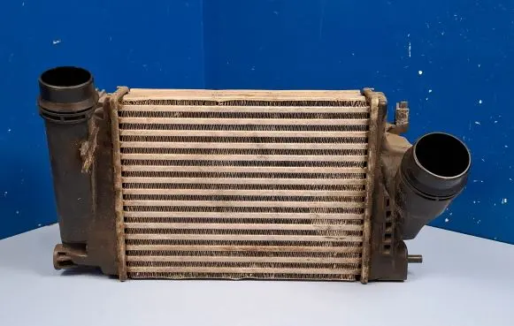 Nissan Qashqai Intercooler radiator 144614EB0A T3001491