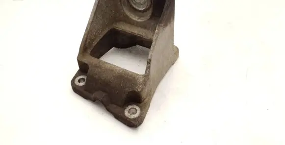 Dodge Nitro Engine mounting bracket 122AE