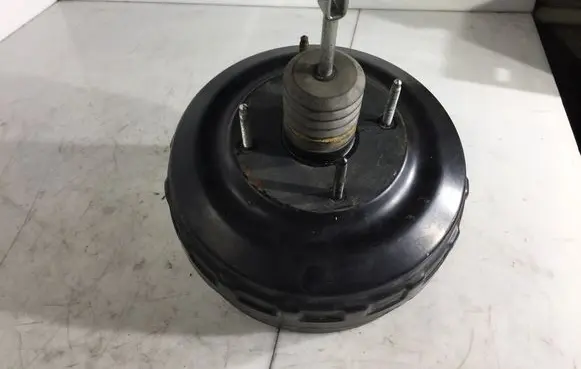 Renault Master III Brake booster 472100024R