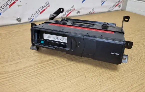 BMW 3 E90 E91 CD/DVD changer 9133083