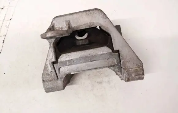 Opel Signum Engine mount bracket v04655
