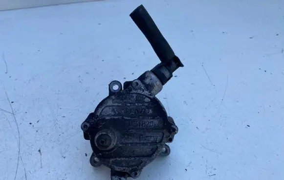 Volvo V70 Vacuum pump 30731825