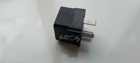Mercedes-Benz A W168 Other relay A0025421319 4RA00779100