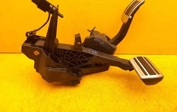 Citroen C5 X Pedal assembly 9832495680