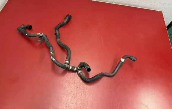 BMW X1 U11 Engine coolant pipe/hose 8841819 64218841819