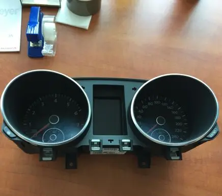 Volkswagen Golf VI Speedometer (instrument cluster)
