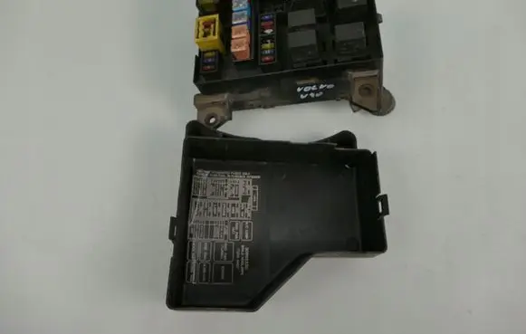Volvo S40, V40 Fuse module 30865330