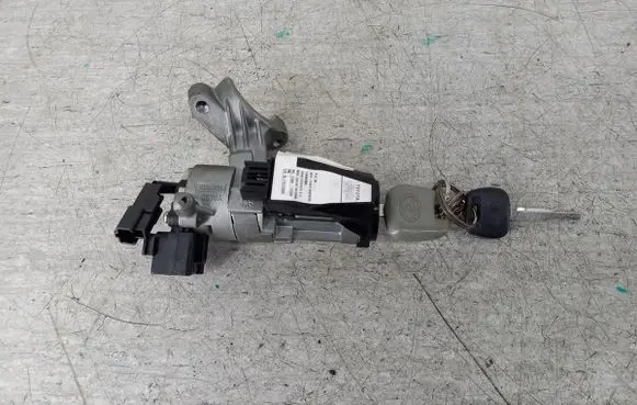 Toyota Yaris Ignition lock 450200D01
