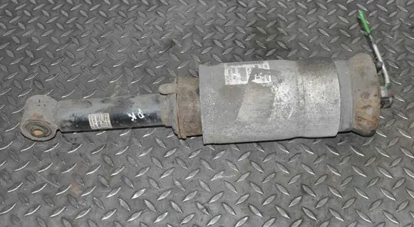 Land Rover Discovery 3 - LR3 Air suspension front shock absorber 22214641