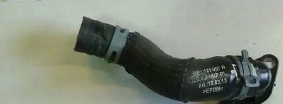 Audi Q7 4M Engine coolant pipe/hose 059121057N