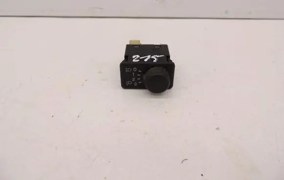 Nissan Almera N16 Headlight level height control switch D215