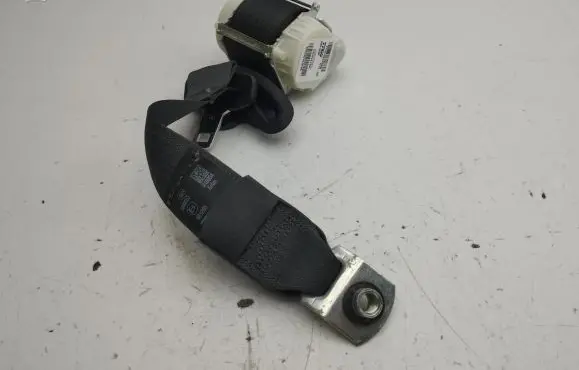 Jeep Cherokee Rear seatbelt 393143R