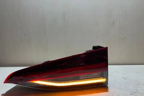 Skoda Octavia Mk4 Tailgate rear/tail lights 5E7945308A