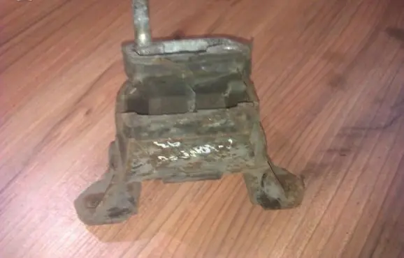 Ford Mondeo MK I Engine mount bracket 93bb6p072ae