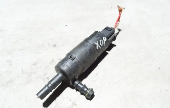 Audi Q7 4L Windscreen/windshield washer pump 3B0955681