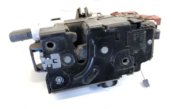 Volkswagen Touareg I Front door lock 3D1837016AD
