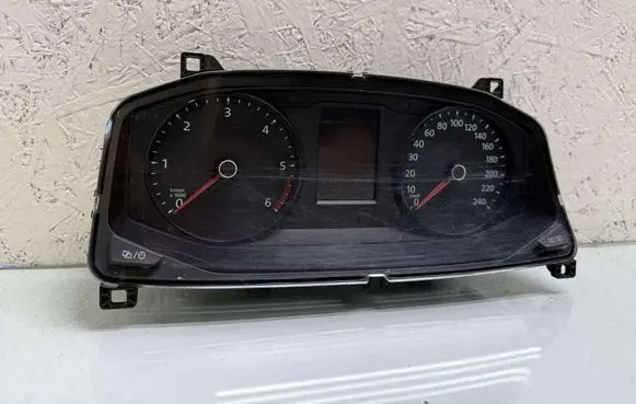 Speedometer (instrument cluster)