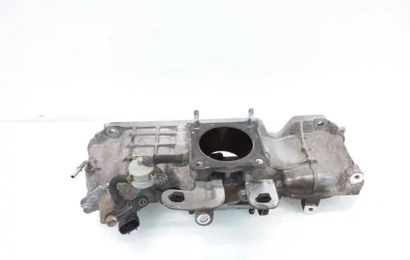 Toyota Avensis T270 Intake manifold