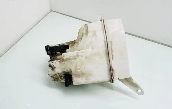 Volvo V70 Windshield washer fluid reservoir/tank 30784233 T655D 30784234