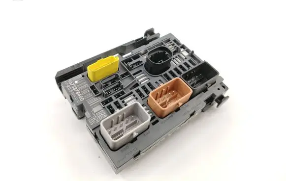 Peugeot 308 Fuse module 9675878480