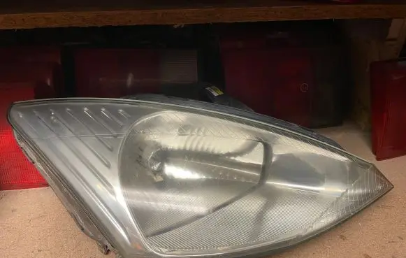 Ford Focus Headlight/headlamp XS4113005