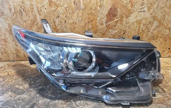Toyota Auris E180 Headlight/headlamp 81110-02K30