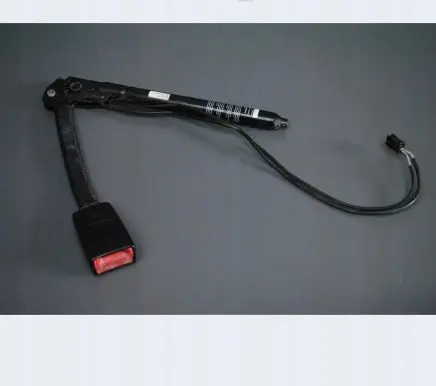 BMW 7 E65 E66 Front seatbelt buckle 8223329