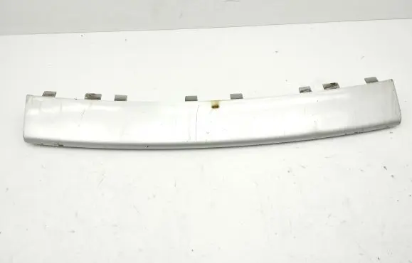 Front bumper lip