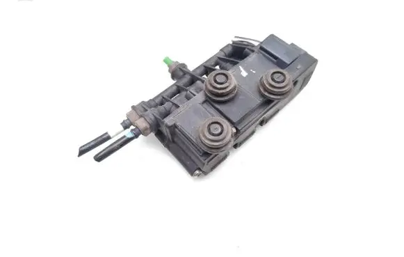 Land Rover Discovery 3 - LR3 Air suspension valve block 