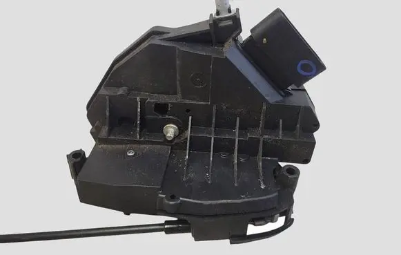 Volvo S60 Front door lock 31301740 40624141