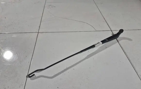 Renault Scenic I Front wiper blade arm 7700843526