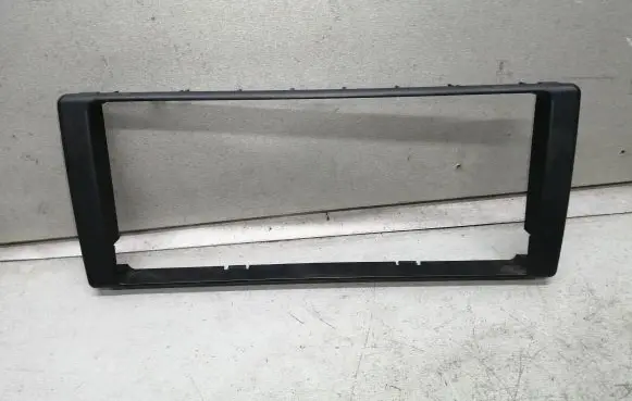 BMW 5 E39 Radio/GPS head unit trim 8385451