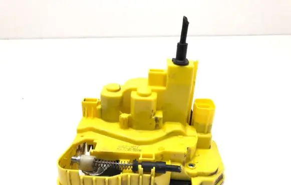 Fiat Qubo Rear door lock 1361762080