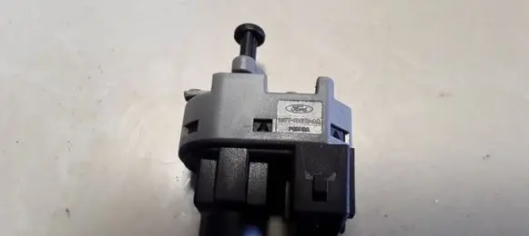 Ford Mondeo Mk III Brake pedal sensor switch 1S7T13480AA