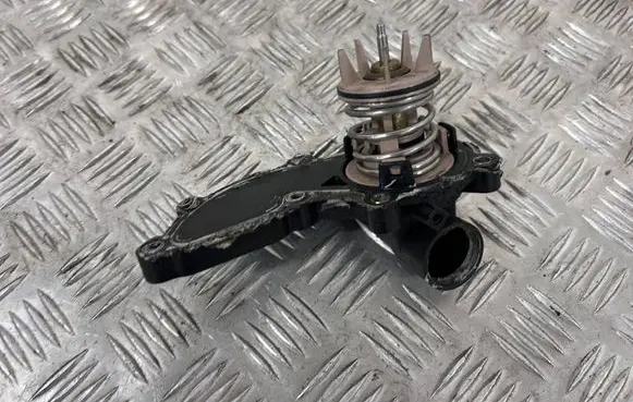 Audi A4 S4 B8 8K Thermostat 
