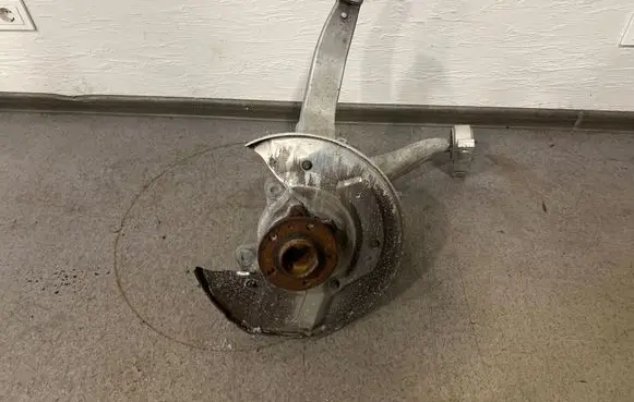 Volvo XC90 Front wheel hub spindle knuckle 31360700 31476317 3144510