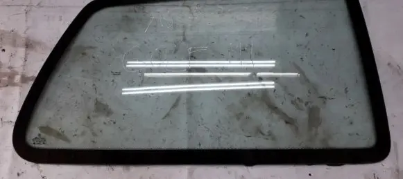 Volkswagen Golf III Rear side window