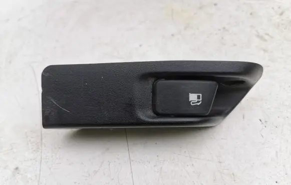 Toyota Prius (XW20) Fuel tank opening switch 
