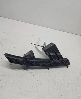 Audi Q7 4L Front bumper mounting bracket 4L0807334