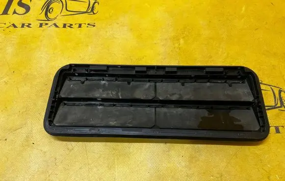Ford Explorer VI Quarter panel pressure vent FL3415280B62AC