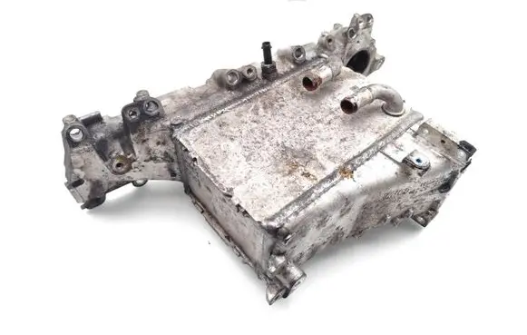 Volkswagen Golf Cross Intake manifold 04L129766P