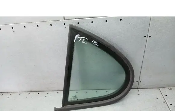 Seat Leon (1M) Rear side window