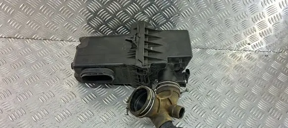Air filter box