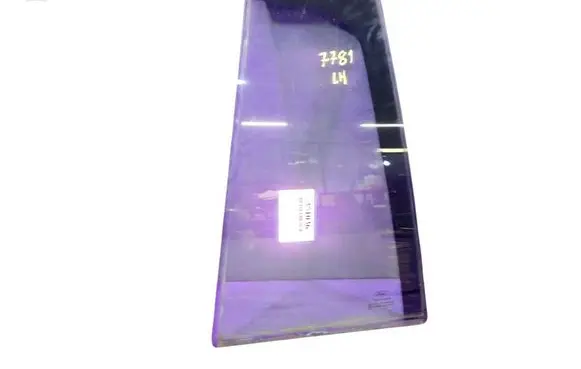Ford Fusion Front door window glass four-door 