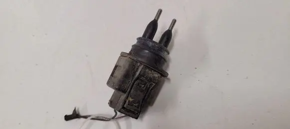 Volkswagen PASSAT B6 Windshield washer fluid level sensor 1J0973202